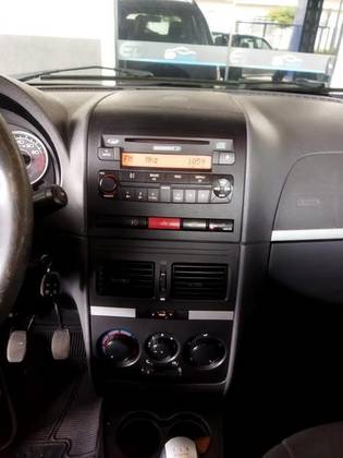 FIAT IDEA 1.4 MPI ATTRACTIVE 8V FLEX 4P MANUAL FIAT IDEA 1.4 MPI ATTRACTIVE 8V FLEX 4P MANUAL